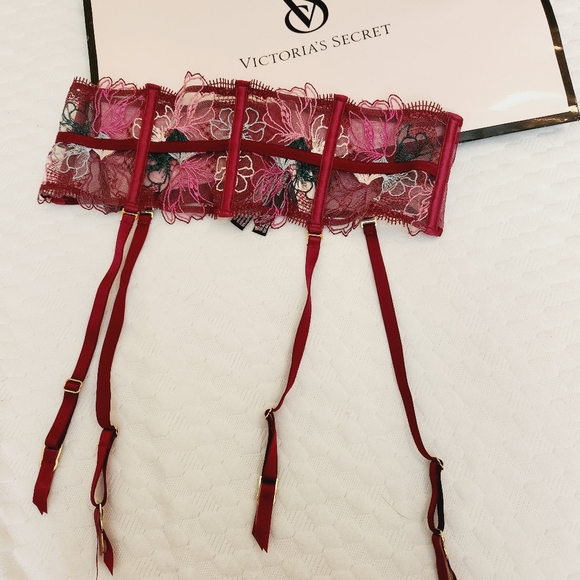 Victoria’s Secret Sexy Garter Belt Size M/L - Picture 4 of 4
